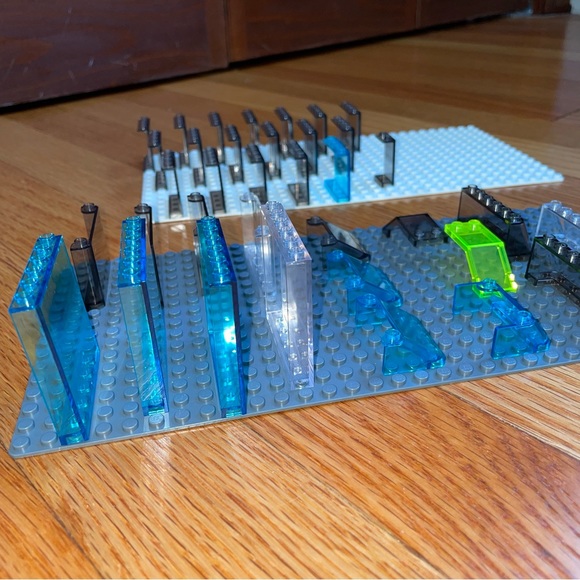 Lego Transparent Brick Assortment- Clear Panels/Windshields/Windscreens - 36 pcs - Picture 9 of 11